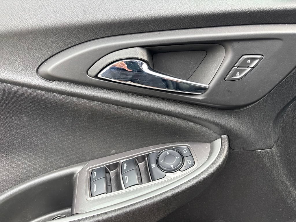 Used 2025 Chevrolet Malibu LT FWD image 11