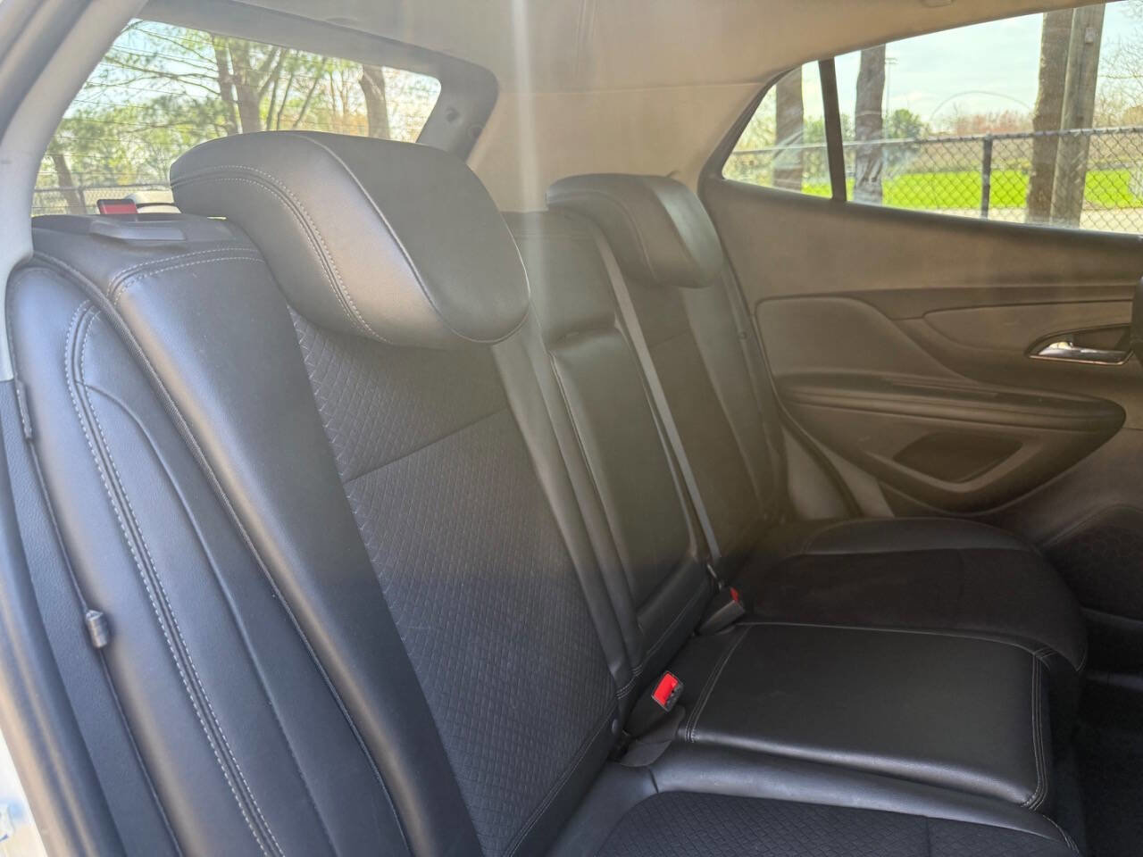 Used 2021 Buick Encore Preferred image 18