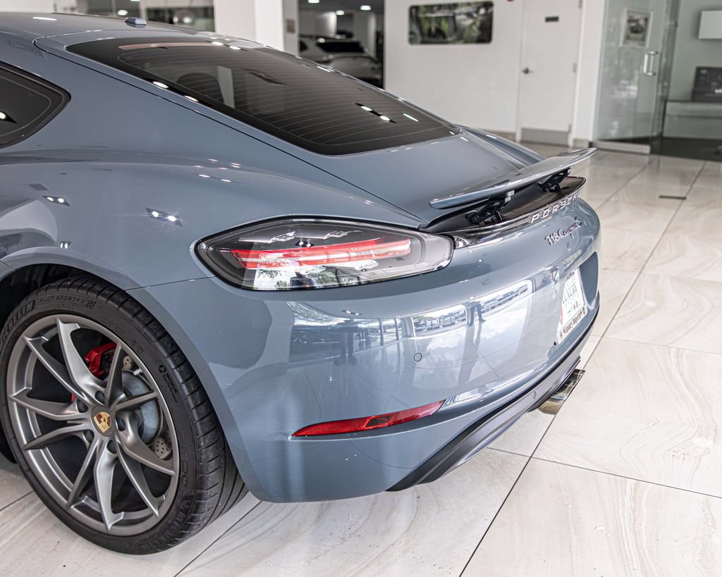 Used 2018 Porsche 718 Cayman S RWD image 15
