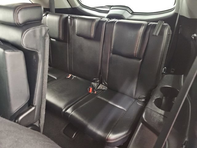 Used 2016 Toyota Highlander XLE AWD/4WD image 29