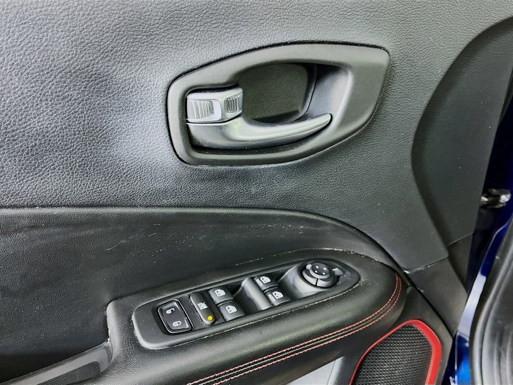 Used 2019 Jeep Compass Trailhawk image 25