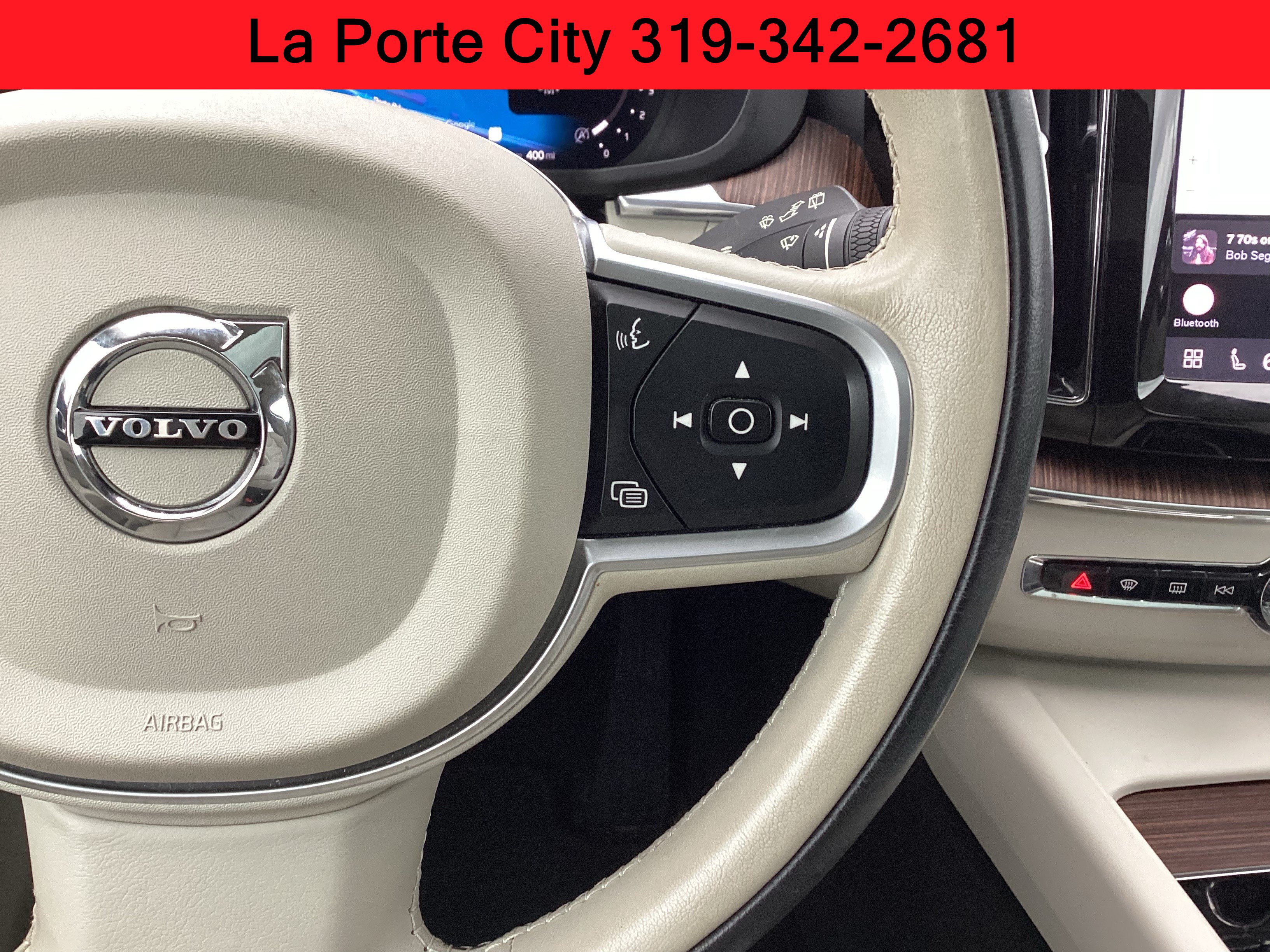 Used 2022 Volvo XC60 B5 Momentum AWD/4WD image 13
