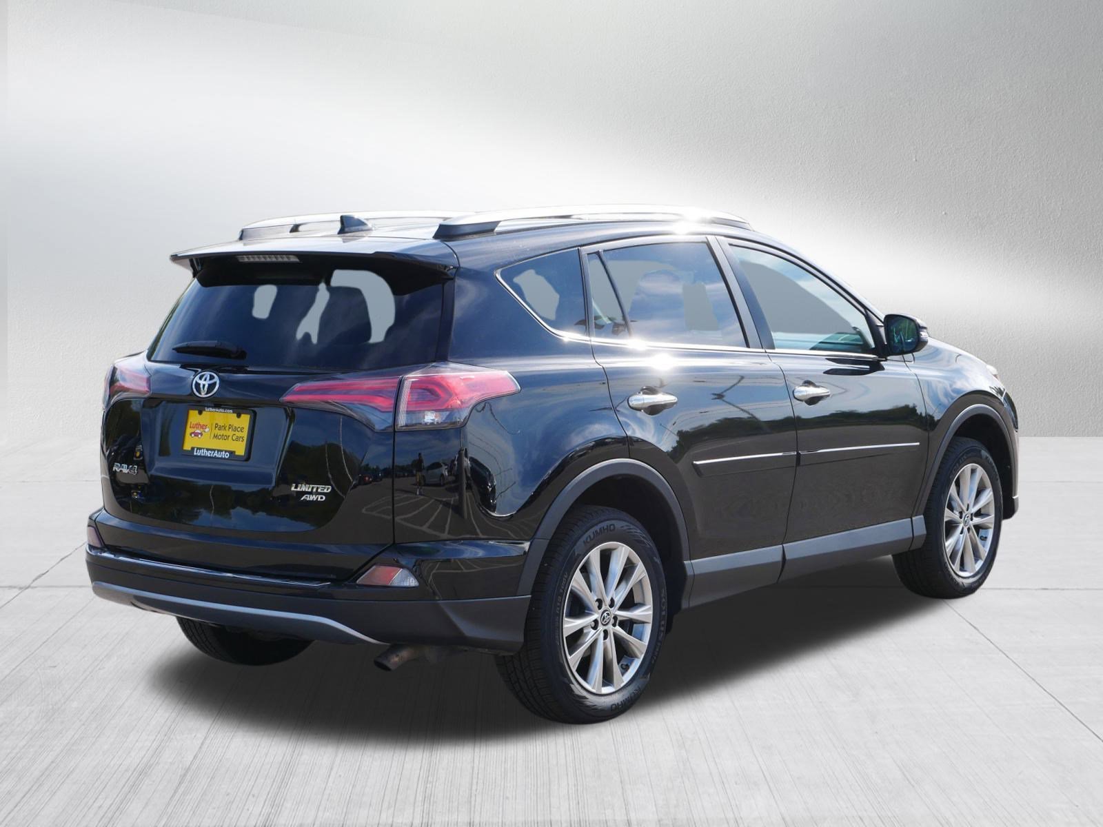 Used 2018 Toyota RAV4 Limited image 7