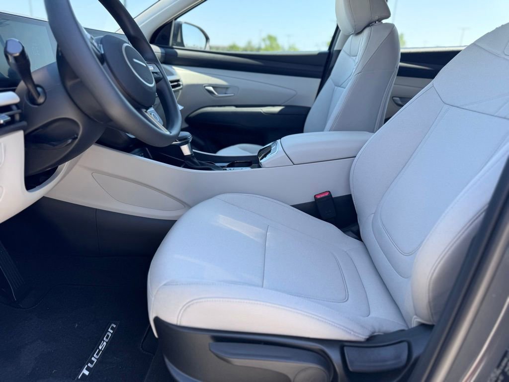 New 2026 Hyundai Tucson SE image 18