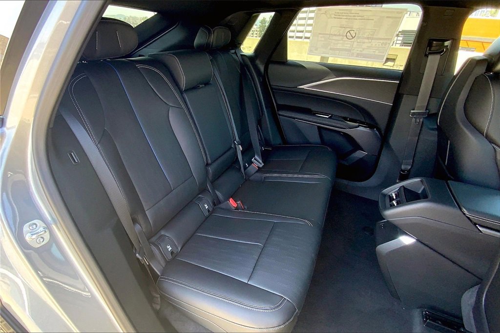 New 2025 Cadillac Lyriq Luxury image 30