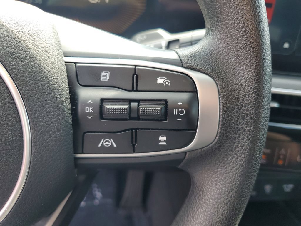 Used 2025 Kia K5 LXS FWD image 12