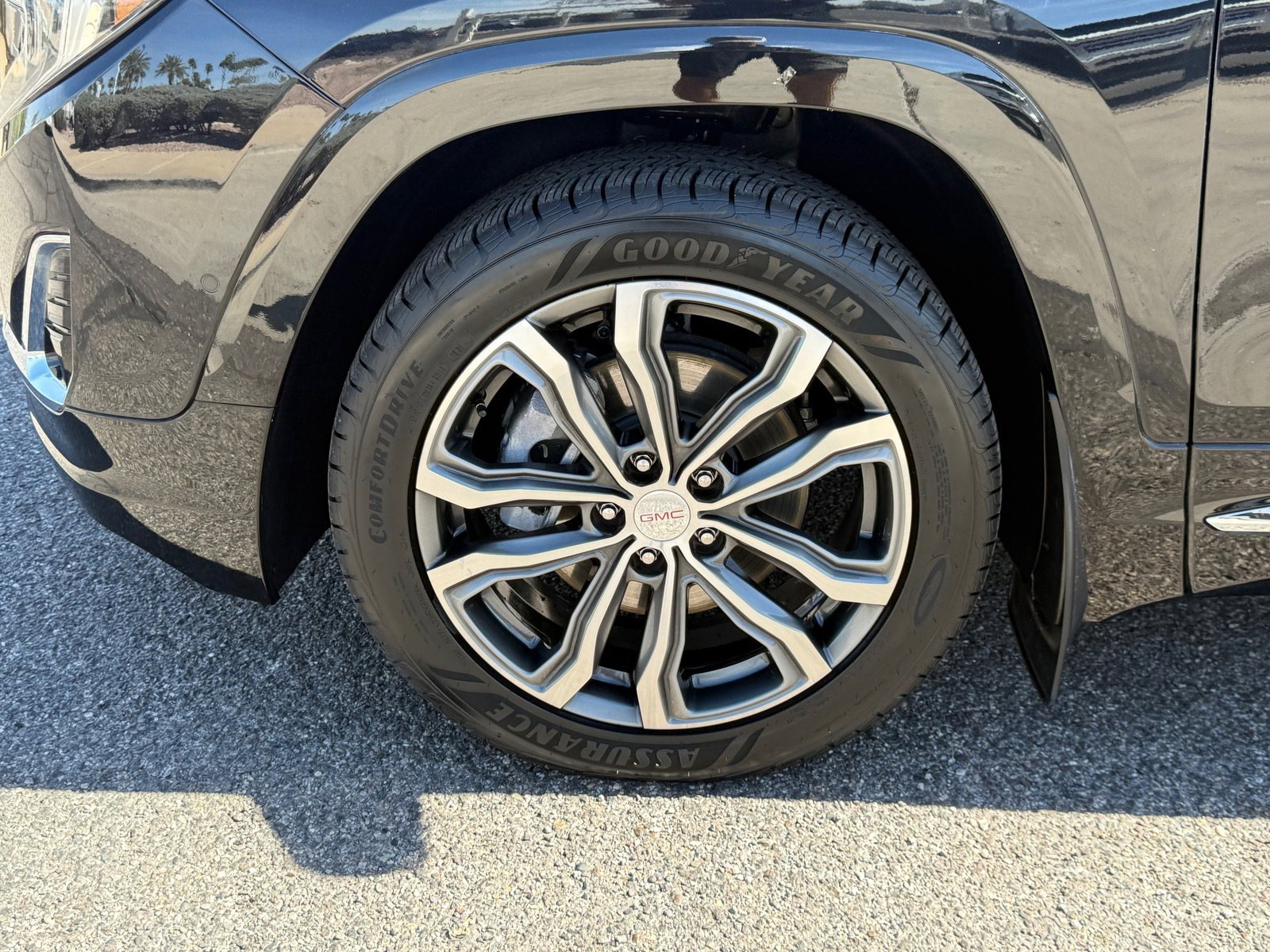 Used 2019 GMC Terrain Denali w/ Advanced Safety Package image 9