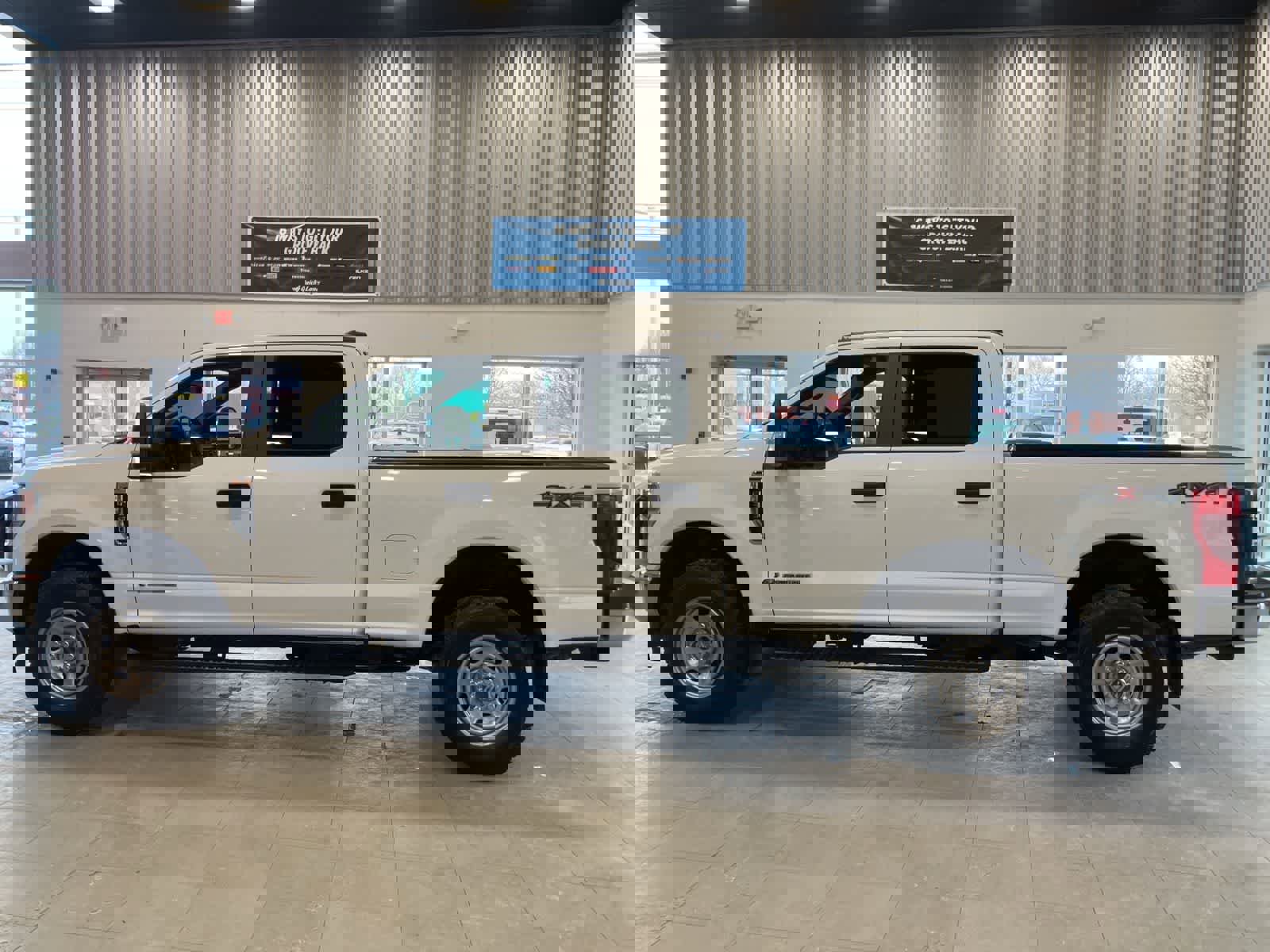 Used 2022 Ford F350 XL w/ Power Equipment Group AWD/4WD image 8