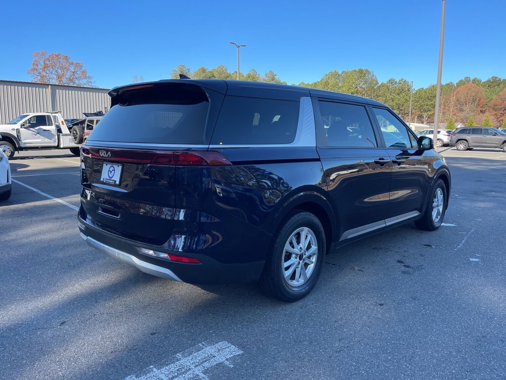 Certified 2023 Kia Carnival LX image 5