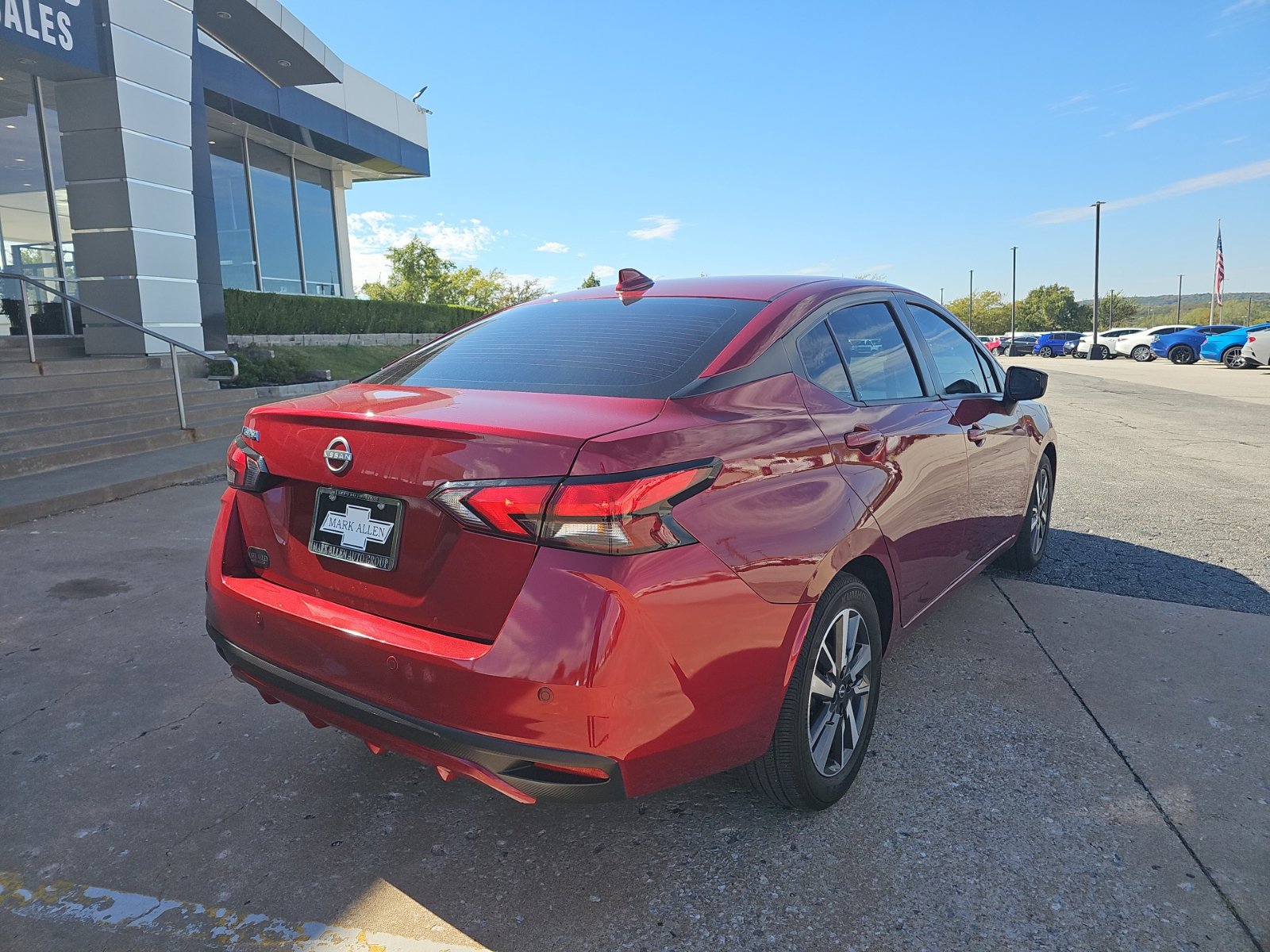 Used 2025 Nissan Versa SV FWD image 4