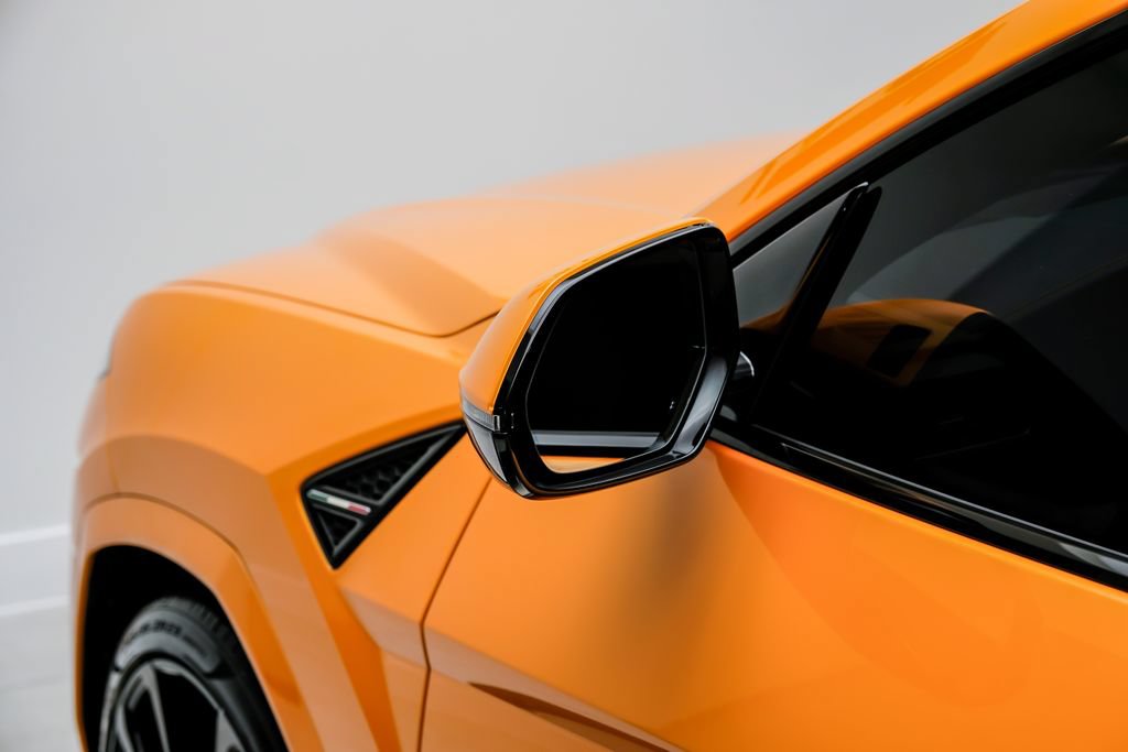 Used 2022 Lamborghini Urus AWD/4WD image 49