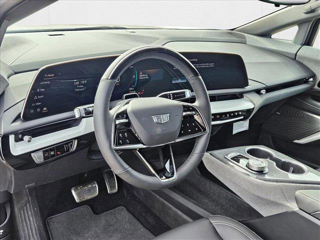 New 2025 Cadillac Optiq Luxury 1 video 3