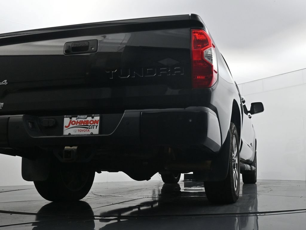Used 2019 Toyota Tundra Limited w/ Limited Premium Package AWD/4WD image 32
