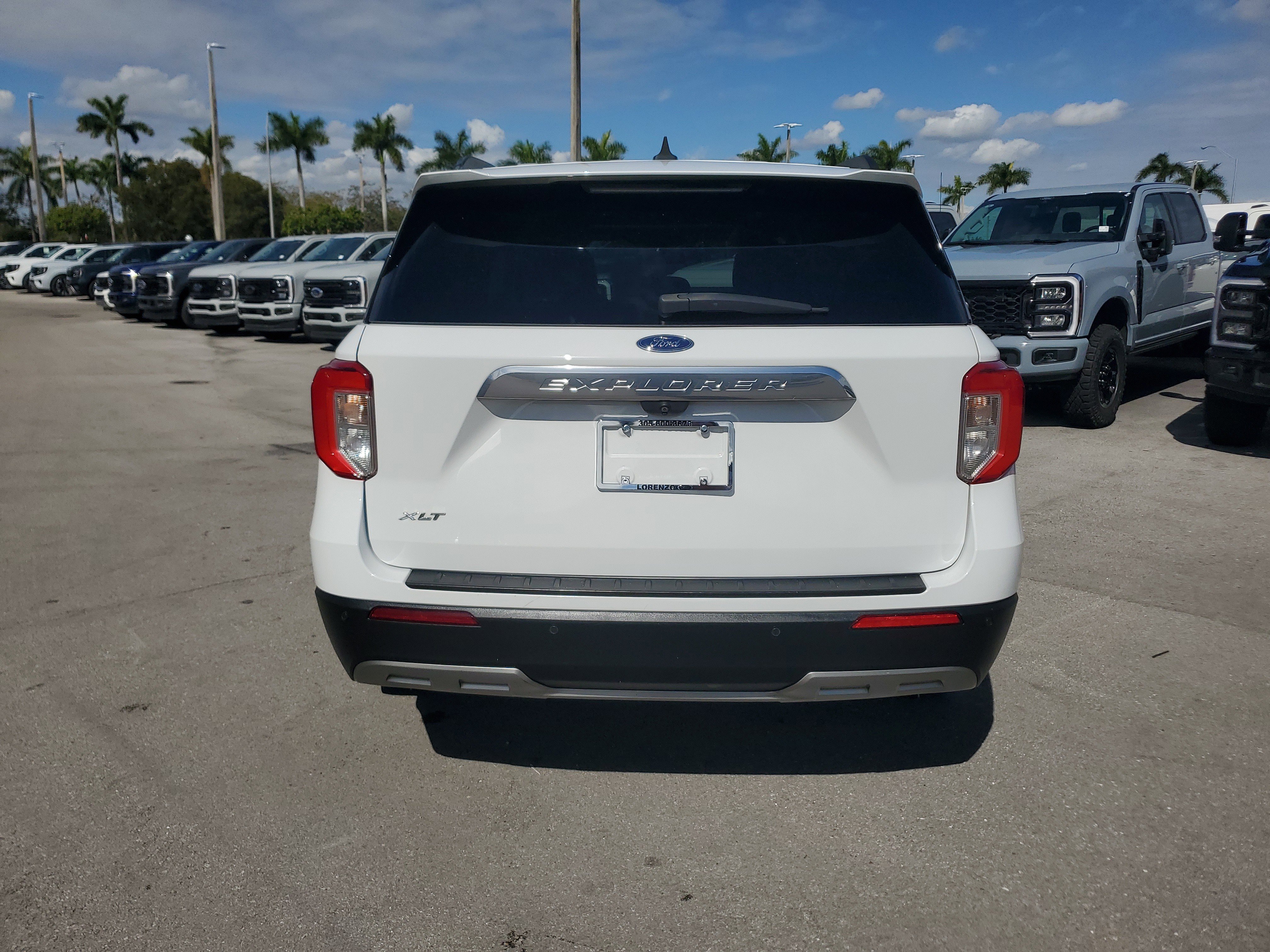 Used 2021 Ford Explorer XLT w/ Equipment Group 202A image 6