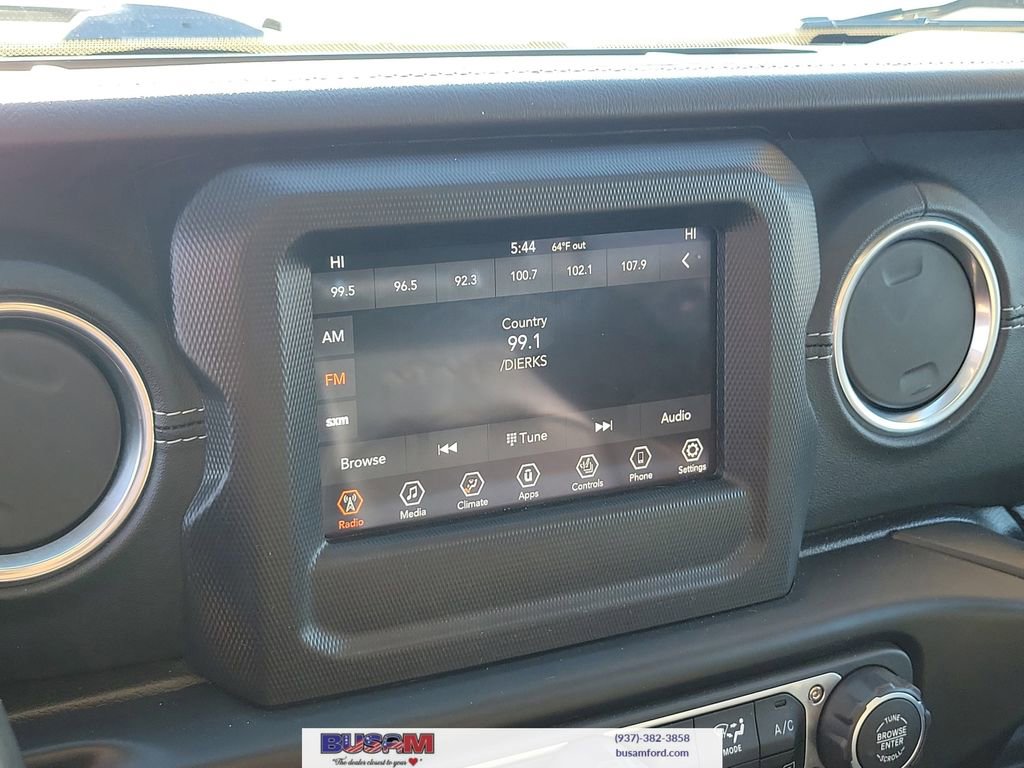 Used 2019 Jeep Wrangler Unlimited Sahara w/ Dual Top Group AWD/4WD image 23