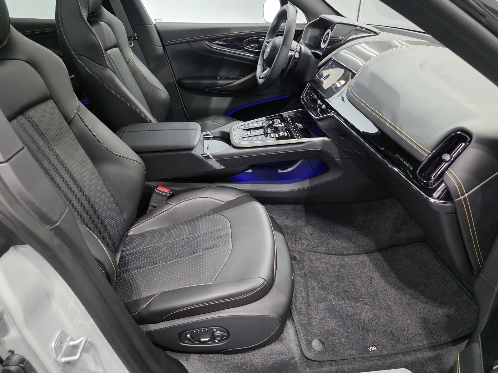 New 2026 Aston Martin DBX 707 image 26