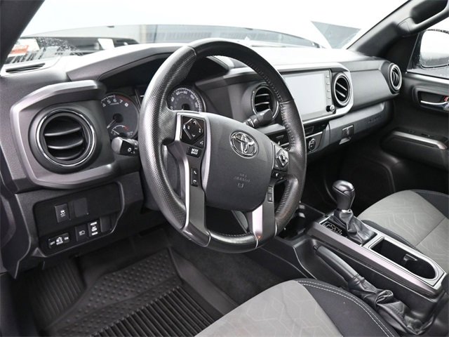 Used 2022 Toyota Tacoma TRD Off-Road image 18