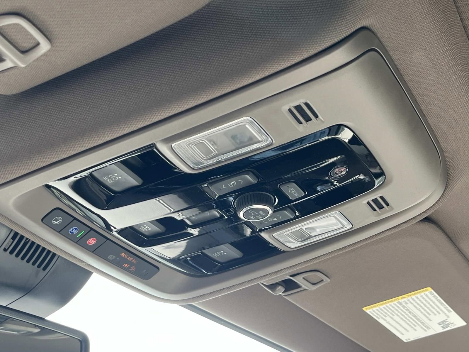 New 2026 GMC Yukon Denali w/ Sun & Power Step Package AWD/4WD image 33
