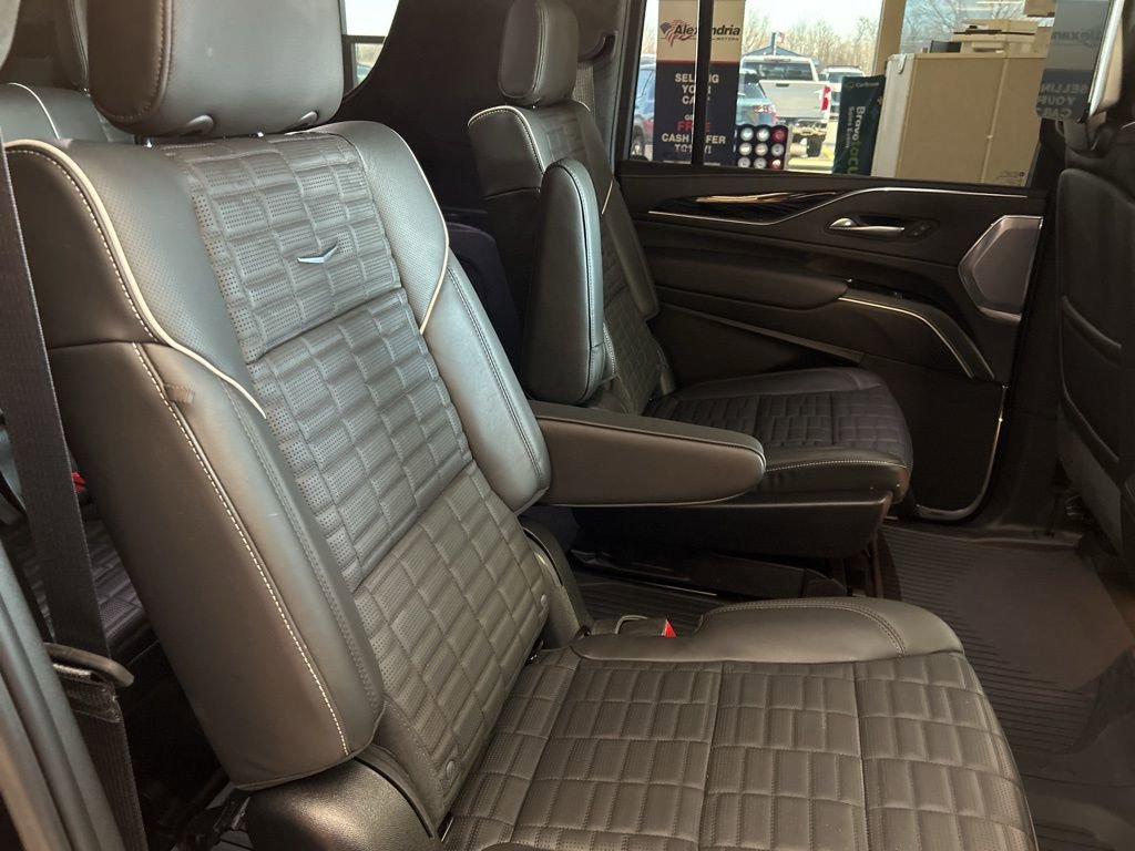 Used 2023 Cadillac Escalade ESV V AWD/4WD image 40
