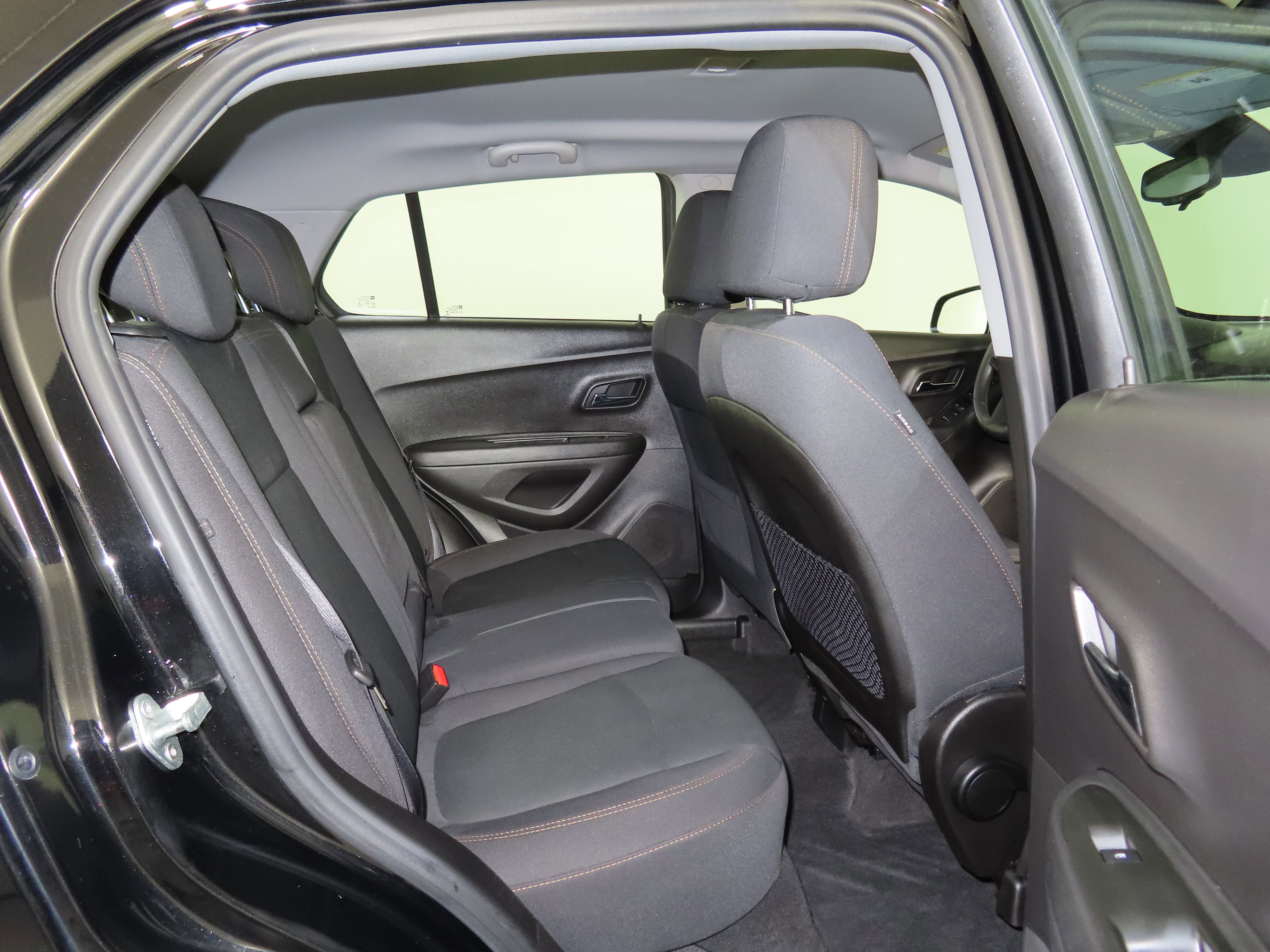 Used 2019 Chevrolet Trax LS image 28