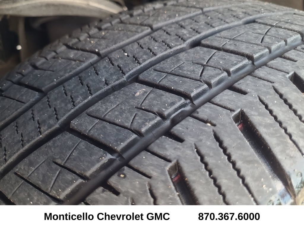 Used 2024 Chevrolet Silverado 1500 Custom RWD image 12