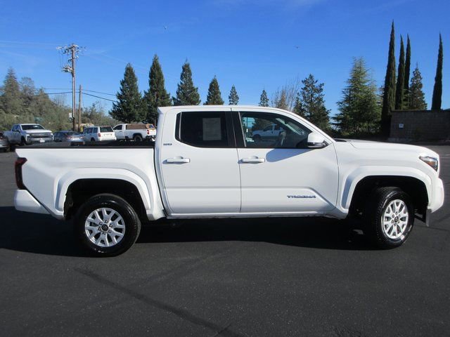 Certified 2025 Toyota Tacoma SR5 image 3