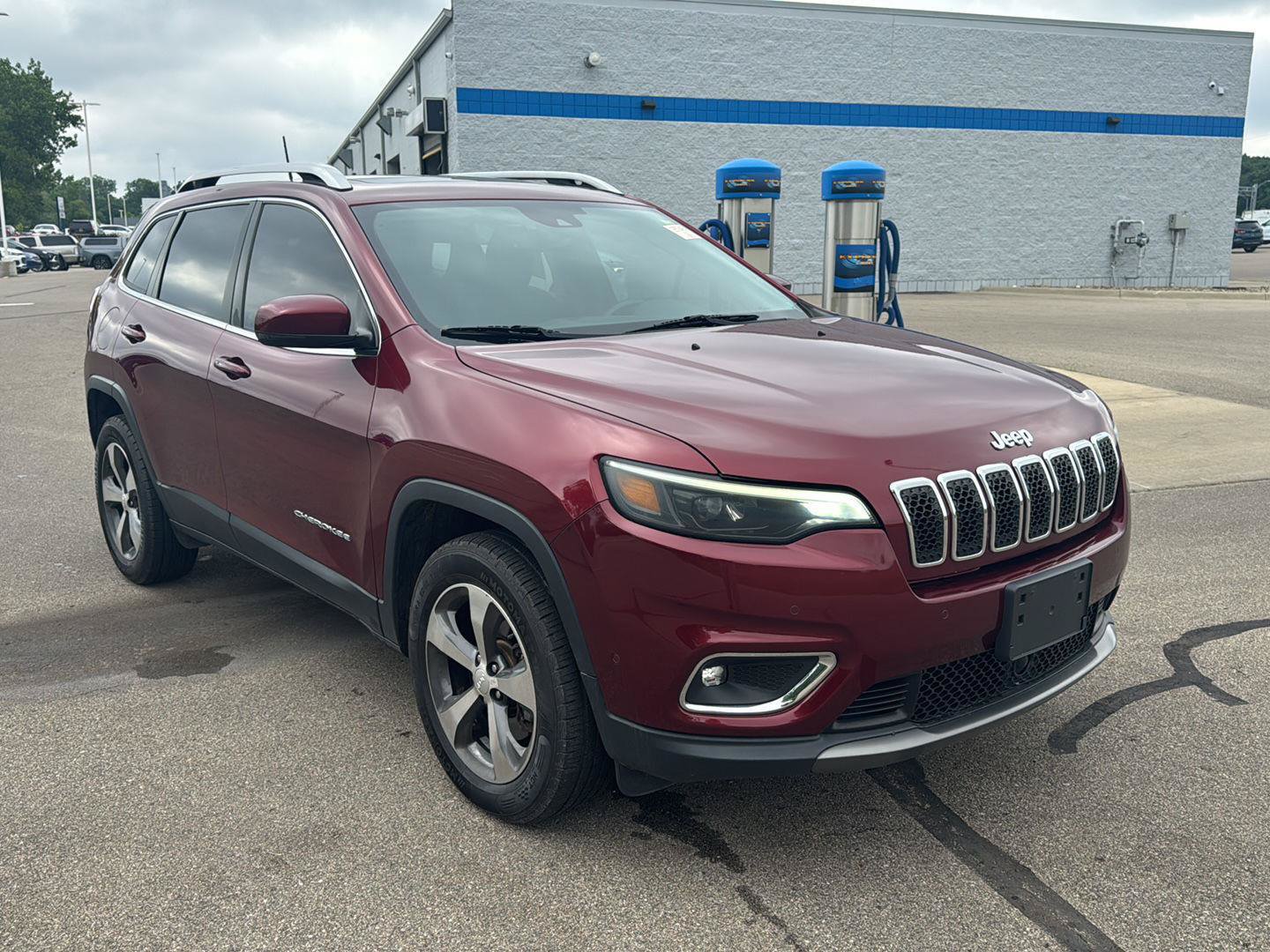 Used 2019 Jeep Cherokee Limited w/ Luxury Group AWD/4WD image 7