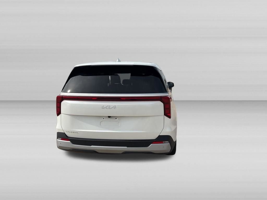 Used 2025 Kia Carnival image 5