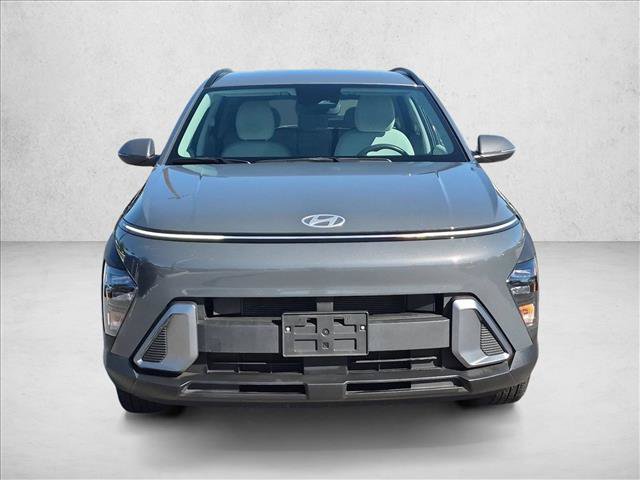 Used 2025 Hyundai Kona SEL FWD image 2