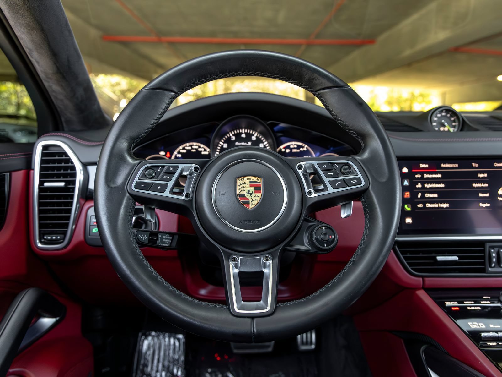 Certified 2022 Porsche Cayenne Turbo S AWD/4WD image 31