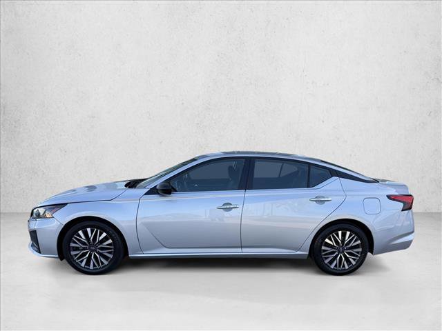 Used 2024 Nissan Altima 2.5 SV FWD image 9