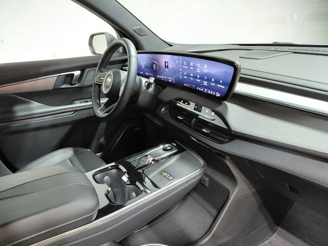 Used 2025 Buick Enclave Preferred AWD/4WD image 27