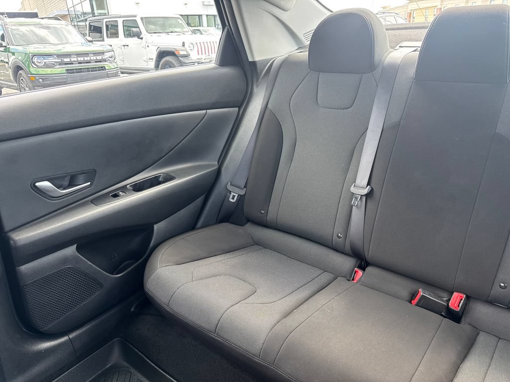 Used 2023 Hyundai Elantra SE w/ Cargo Package FWD image 13