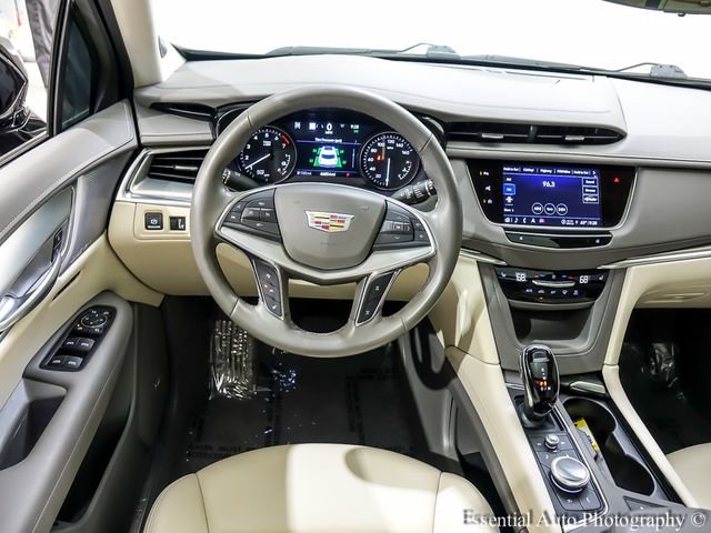 Certified 2023 Cadillac XT5 Premium Luxury w/ Technology Package AWD/4WD image 3