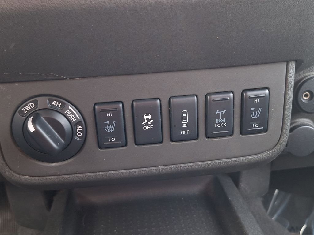Used 2021 Nissan Frontier PRO-4X w/ Pro-4x Utility Package image 24