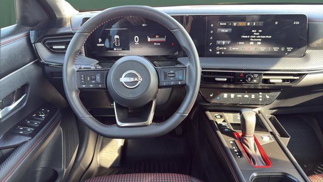 Used 2025 Nissan Kicks SR w/ SR Premium Package image 18