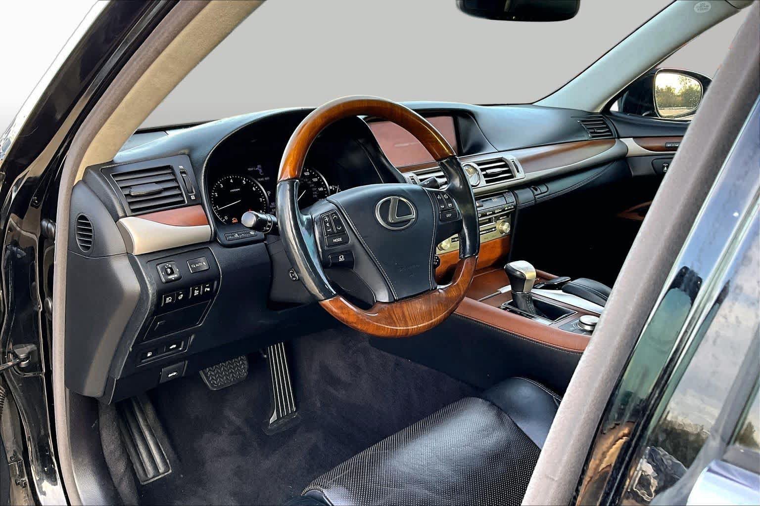 Used 2013 Lexus LS 460 L AWD/4WD image 17