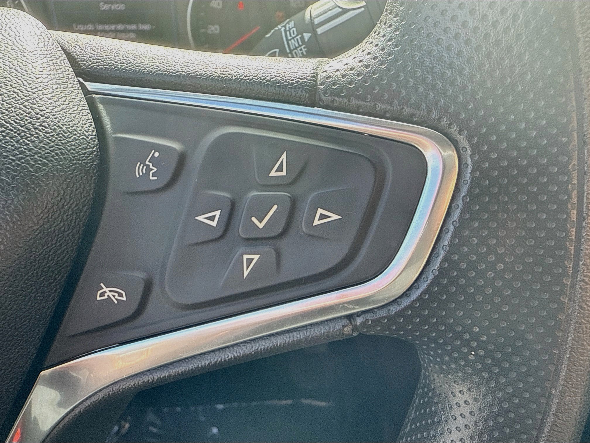 Used 2019 Chevrolet Equinox LT FWD image 37