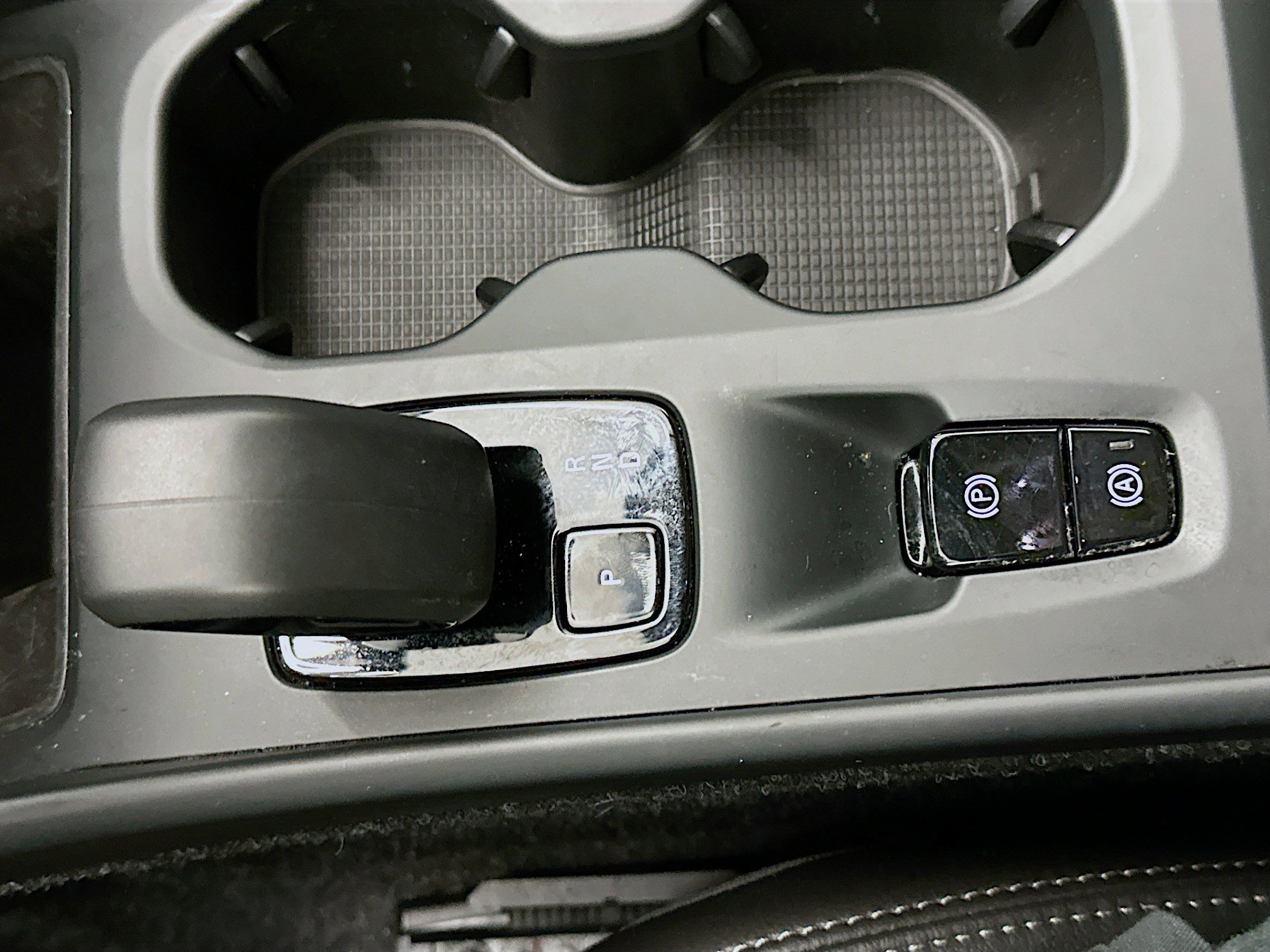 Used 2025 Volvo XC40 B5 Core image 25