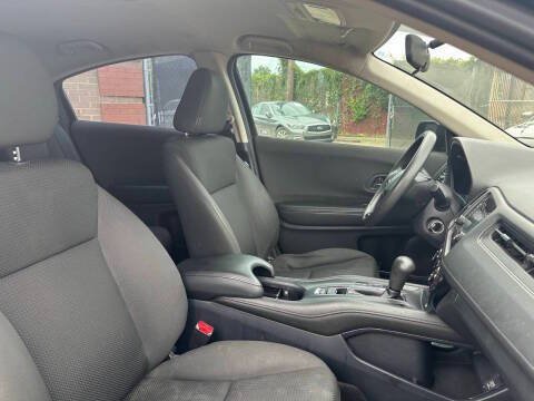 Used 2019 Honda HR-V LX image 18