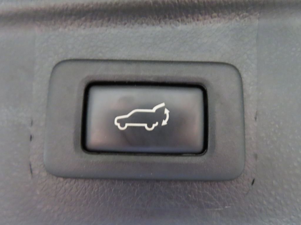 Used 2017 Subaru Outback 2.5i Limited AWD/4WD image 32
