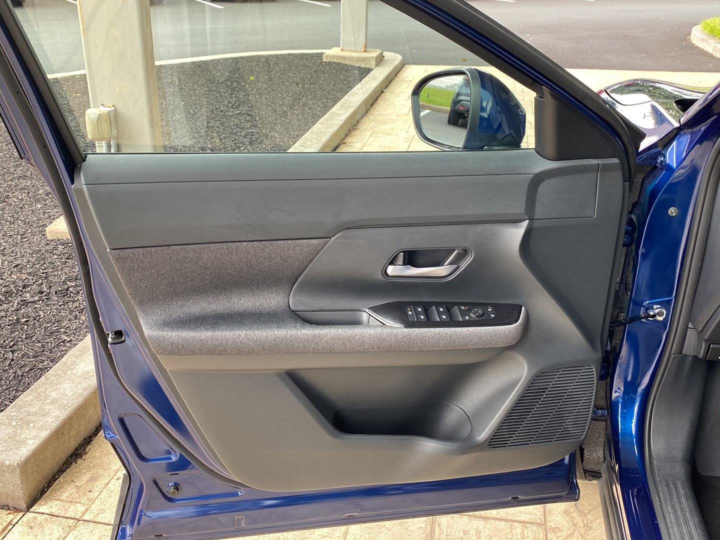 Certified 2025 Nissan Kicks SV AWD/4WD image 22