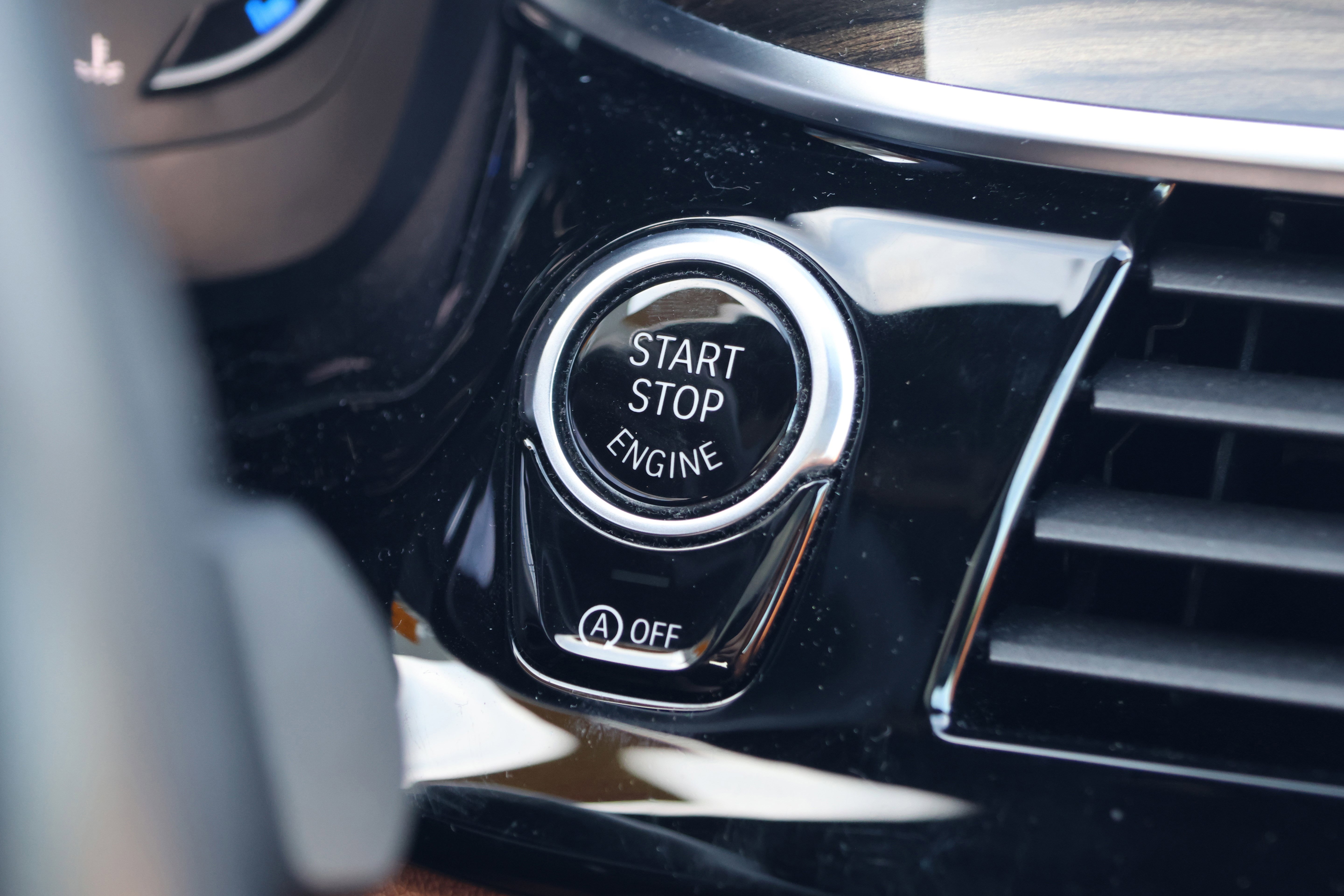 Used 2018 BMW 530i xDrive AWD/4WD image 23