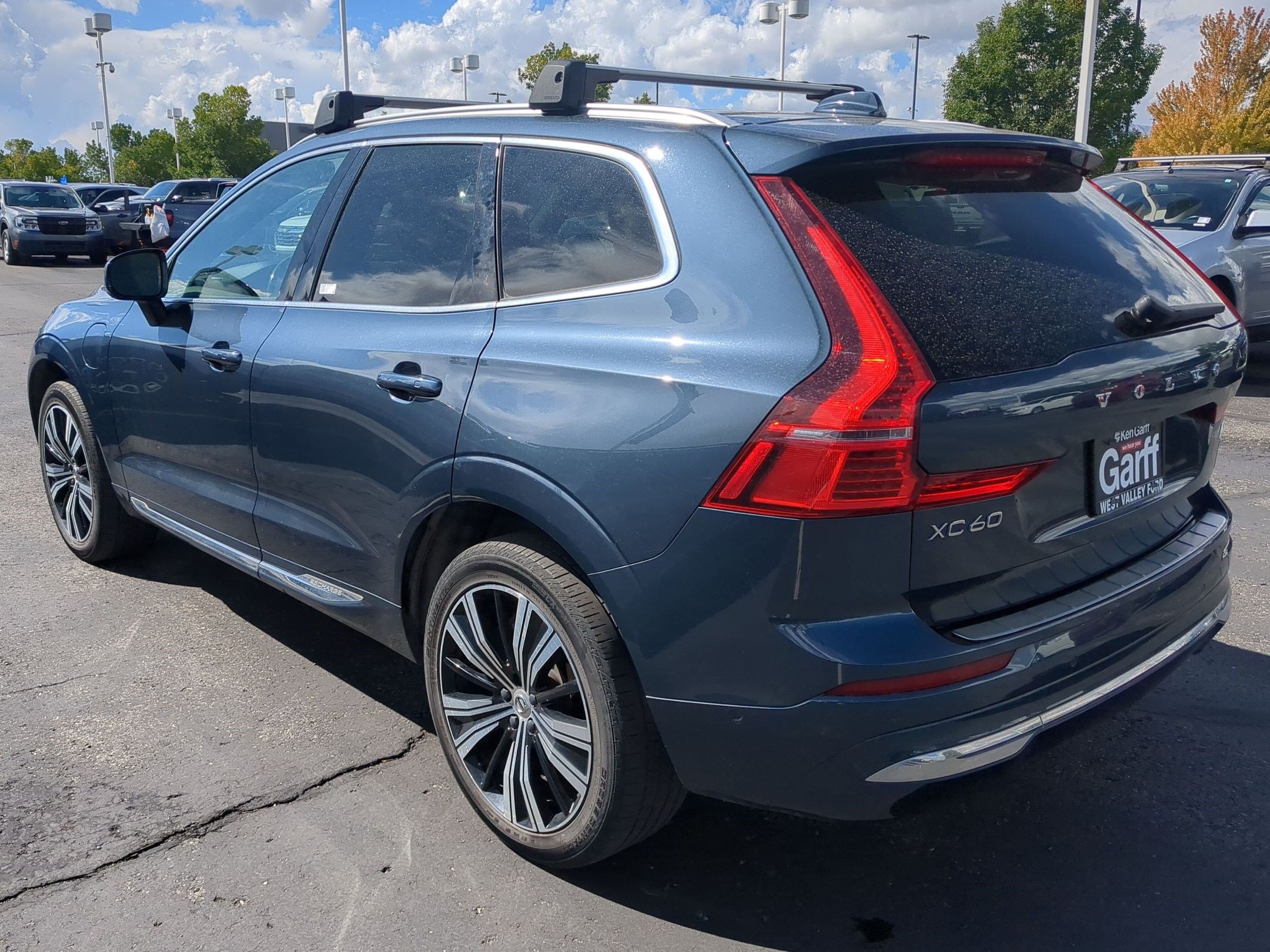 Used 2022 Volvo XC60 T8 Inscription w/ Advanced Package AWD/4WD image 8