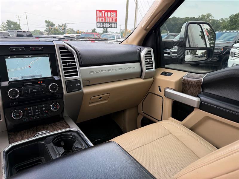 Used 2017 Ford F250 Lariat w/ Lariat Ultimate Package AWD/4WD image 27