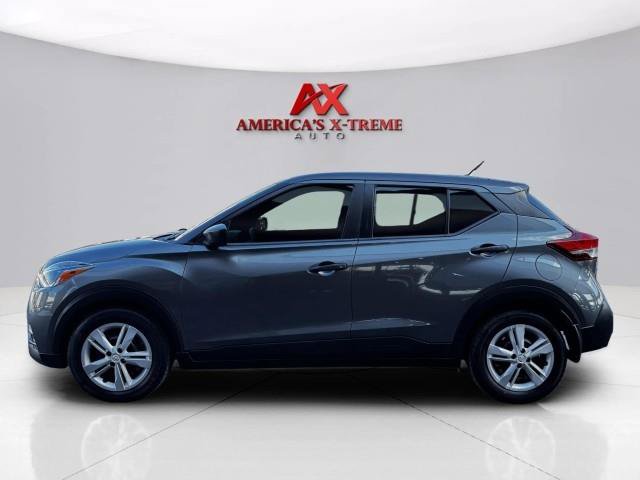 Used 2020 Nissan Kicks S FWD image 2