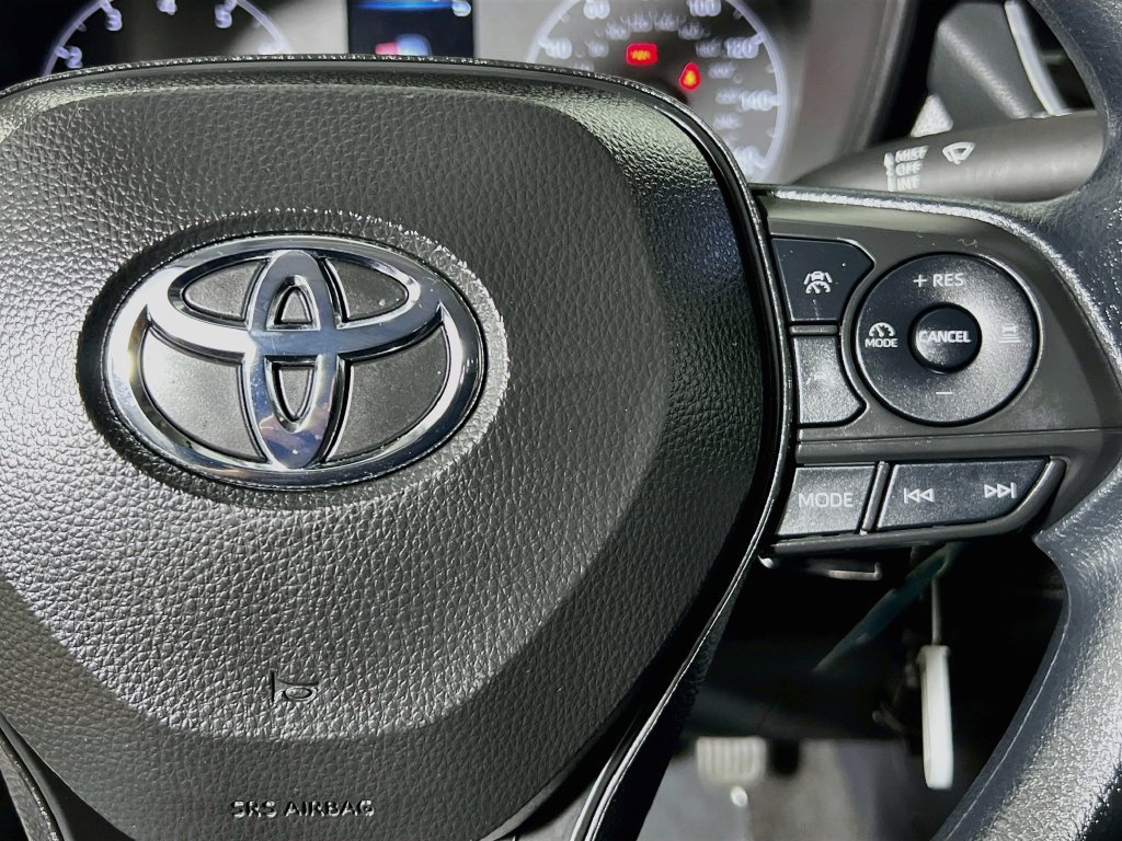 Used 2025 Toyota Corolla LE FWD image 16
