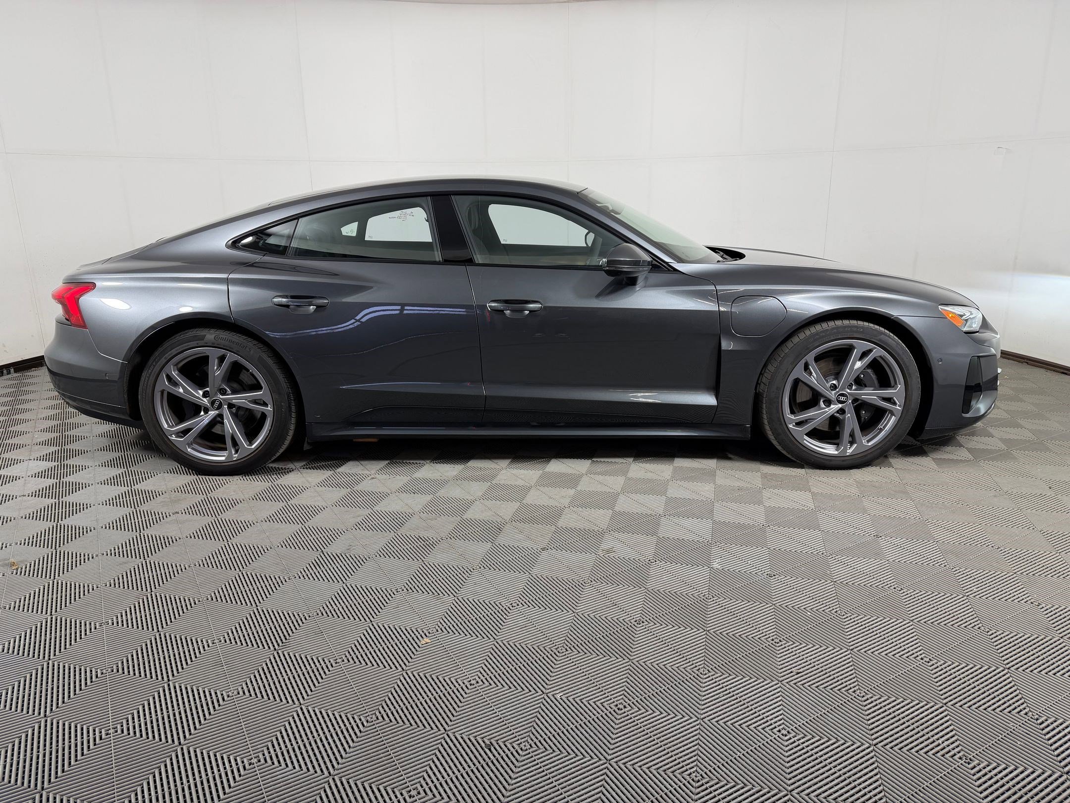 Used 2023 Audi e-tron GT Prestige w/ Prestige Package AWD/4WD image 8