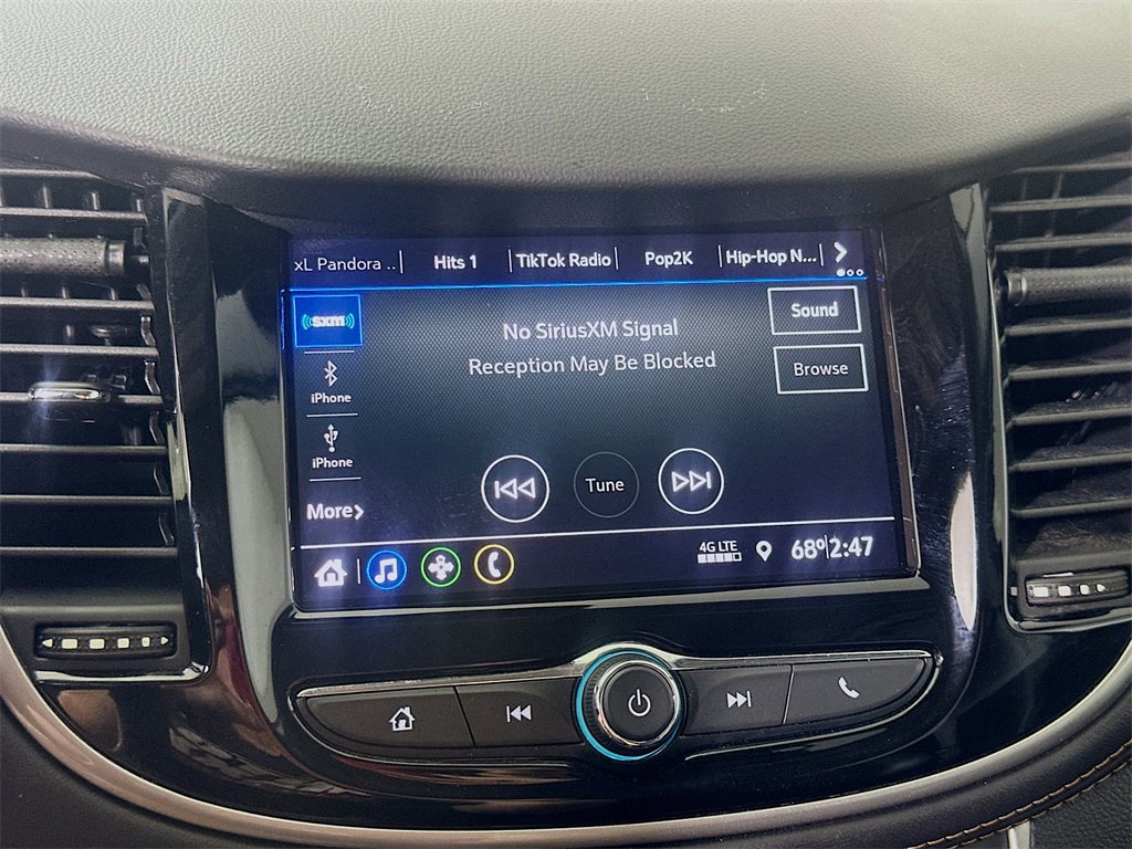 Used 2022 Chevrolet Trax LT w/ Midnight Edition image 29