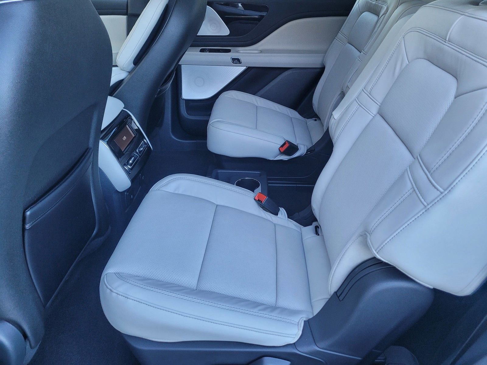 New 2025 Lincoln Aviator Reserve w/ Equipment Group 201A image 7